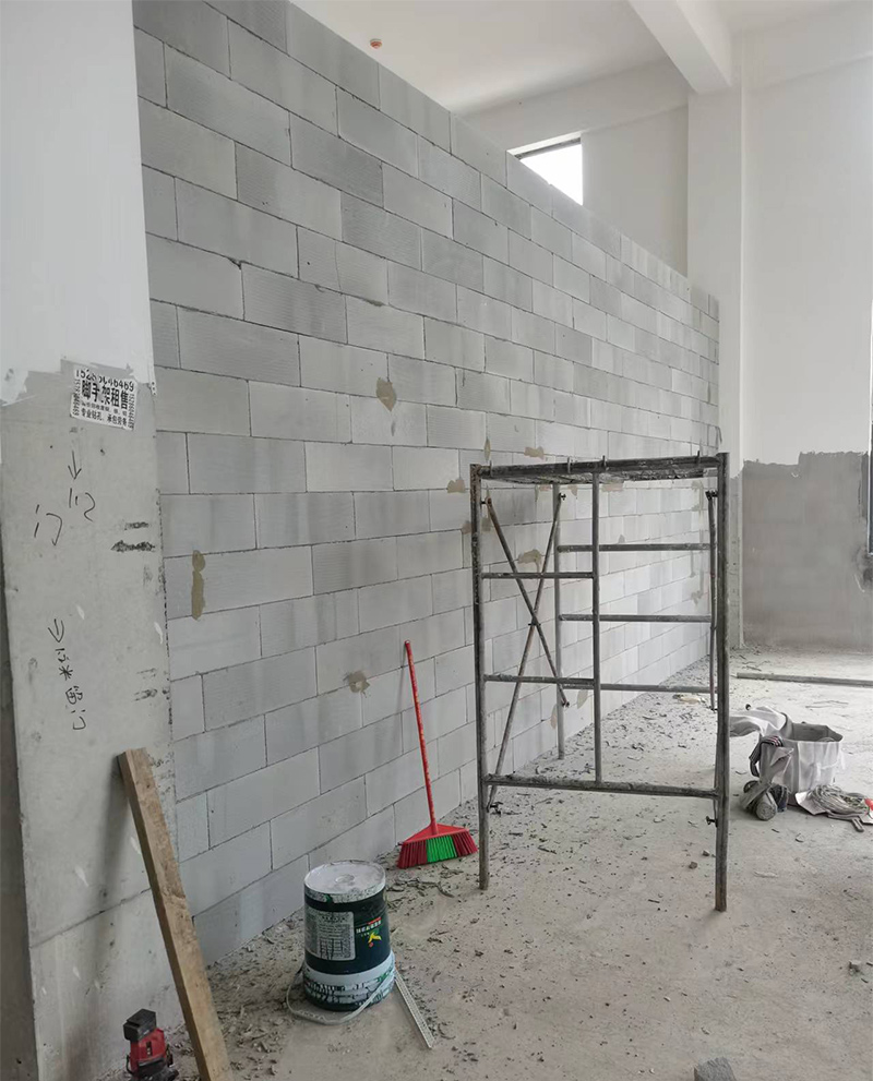 轻质加气砖隔墙施工